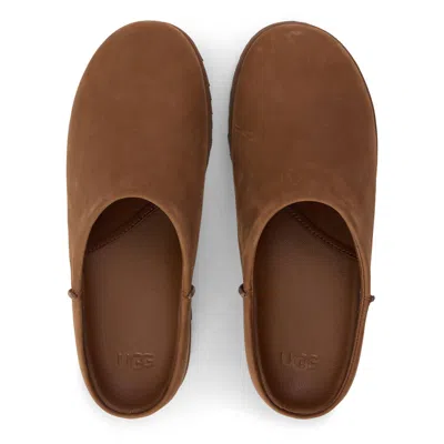 Ugg Matte Finish Smooth Rounded Toe Clogs In Brown