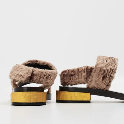 Gucci Solid Heeled Sandals In Brown