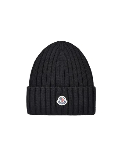 Moncler Mol20933b00036a9327999bb Ribbed Merino Wool Beanie In Red