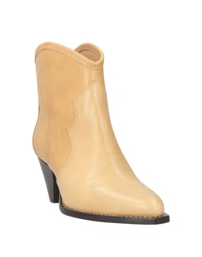 Isabel Marant Minimalist Solid Leather Ankle Boots In Neutral