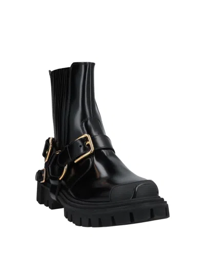 Dolce & Gabbana Leather Ankle Boot In Black