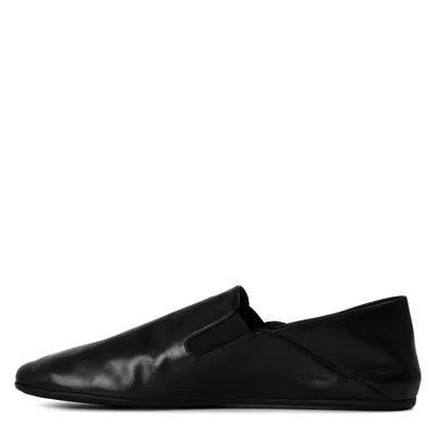 Prada Solid Color Loafers In Black