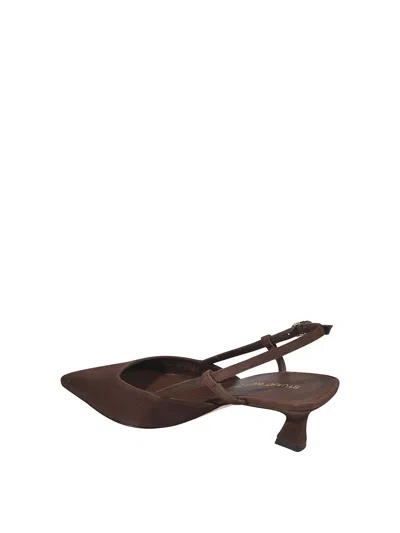 Stuart Weitzman Vinnie Slingback In Brown