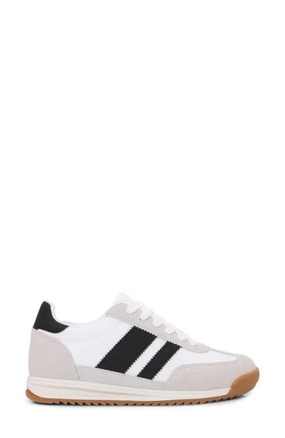 Berness Skye Sneaker In White