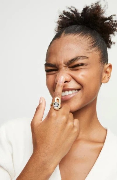 Unode50 Ring With Negro Crystals In Gold