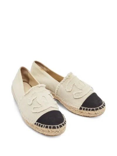 Pre-owned Chanel Interlocking Cc Espadrilles In Neutrals