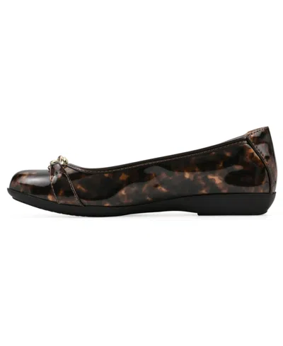 Cliffs By White Mountain Carlise Ballet Flat In Tortoise Patent