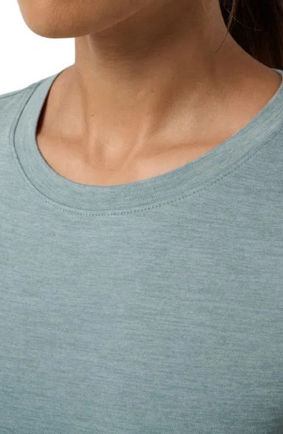 Travismathew Skyloft Light Performance T-shirt In Blue