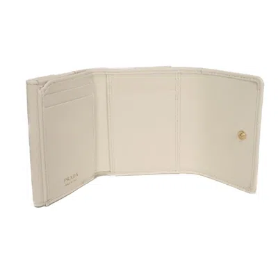 Pre-owned Prada White Wallet (tri-fold) ()