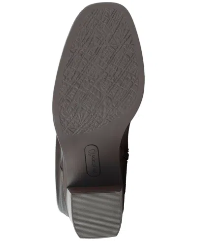 Baretraps Gingee Boot In Brown