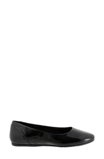 Softwalk ® Shiraz Flat In Black