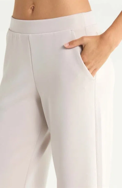 Zella Soft Luxe Ankle Pants In White