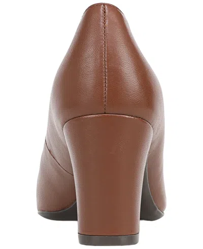 Naturalizer Ella Pump In Caramel Brown Leather