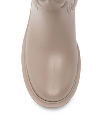 Moncler Kickstream Quilted Boots In Neutral