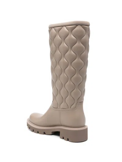 Moncler Kickstream Quilted Boots In Neutral