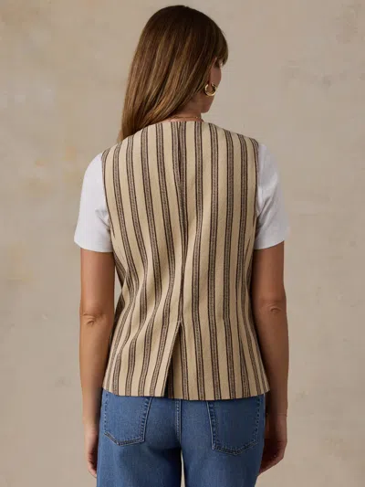 Faherty Summit Vest In White