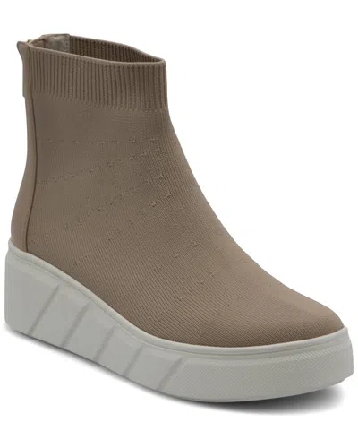 Charles David Rio Stretch Sneaker In Brown