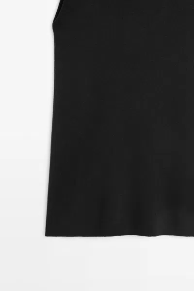 Massimo Dutti In Black