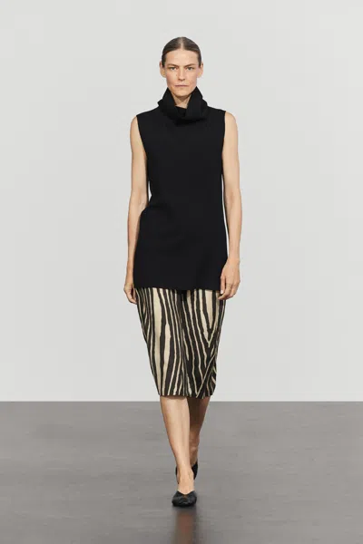 Massimo Dutti In Black