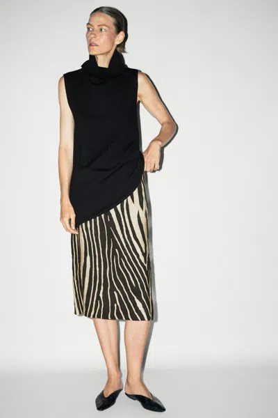 Massimo Dutti In Black