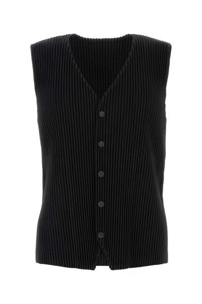 Issey Miyake Pleated V-neck Vest In Black