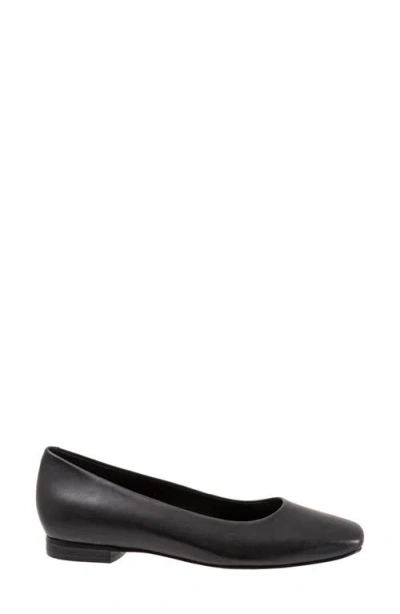 Trotters Honor Flat In Black