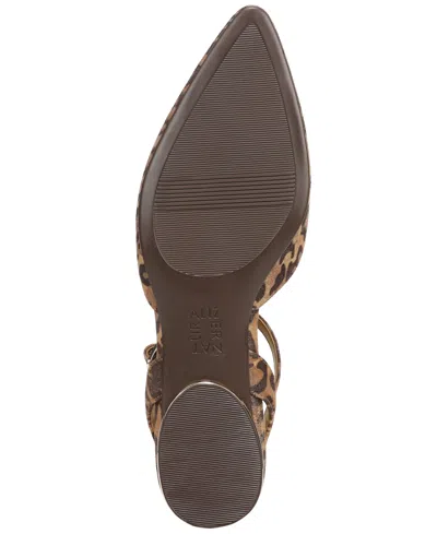 Naturalizer Harlie Flat In Brown