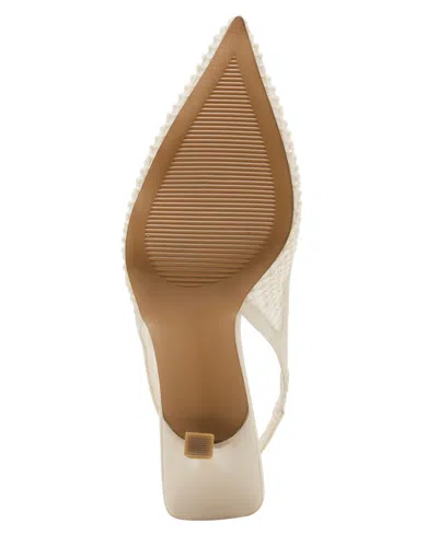 Anne Klein Itzy Pump In Neutral