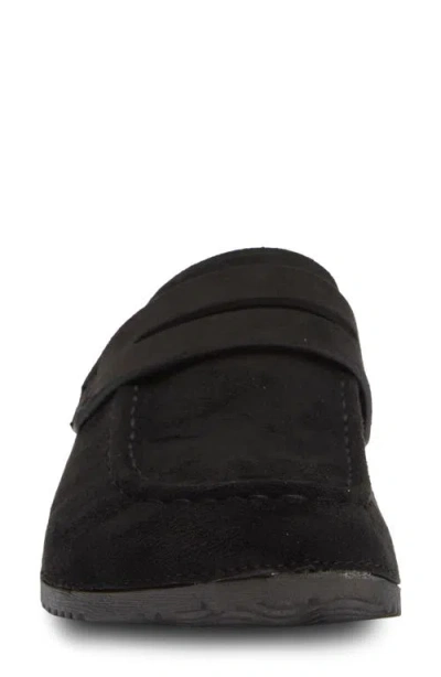 Wild Diva Lounge Matcha Flat Mule In Black