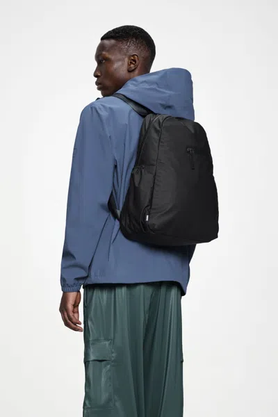 Rains Dash Backpack In Black