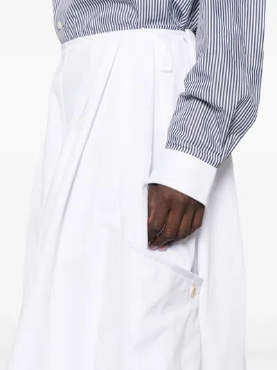 Jejia 라이언 베이비 플리츠 와이드 쇼츠 In White