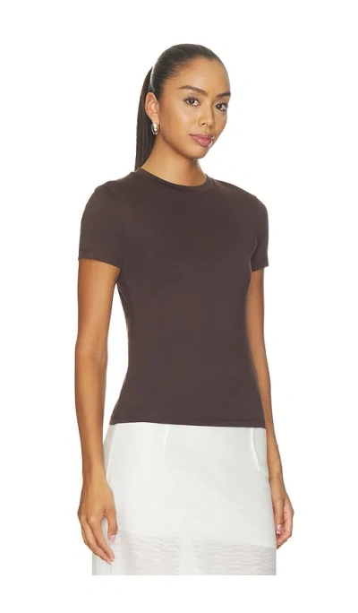 Theory Tiny Apex Tee In Cacao