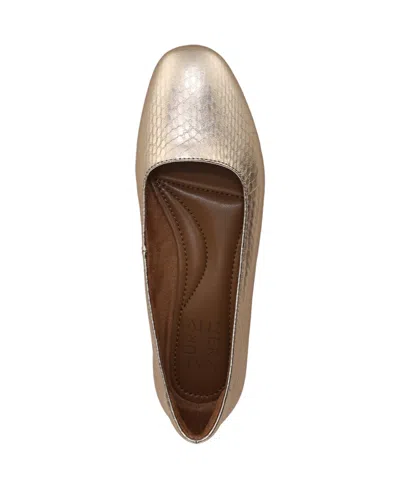 Naturalizer Wide Width Kelly Ballet Flat In Multi