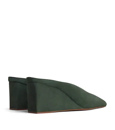 Alaïa Suede Cube Wedge Mules 75 In Green