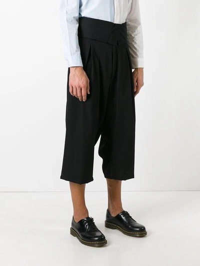 Shop Yohji Yamamoto Drop Crotch Cropped Trousers - Black