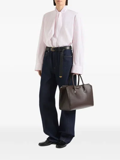 MEDIUM ANTIGONA CATCHALL BAG IN SHINY GRAINED LEATHER