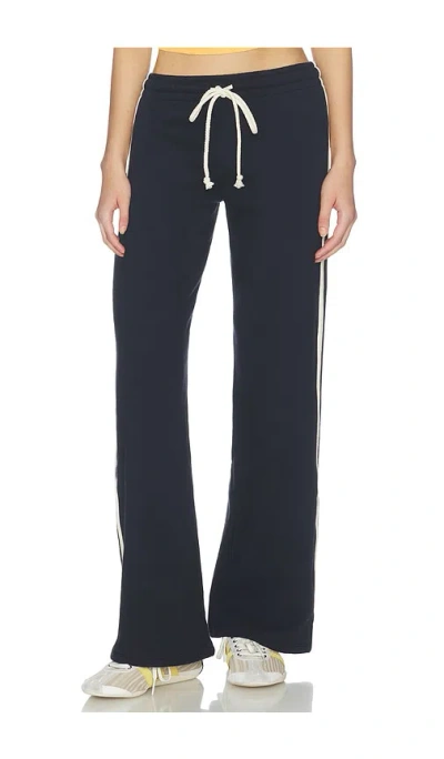 Daydreamer Solid Track Pant In Black Onyx