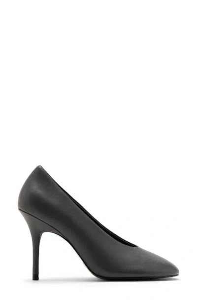 Mango Round Toe Pump In Dark Grey