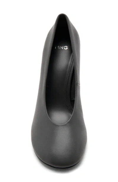 Mango Round Toe Pump In Dark Grey