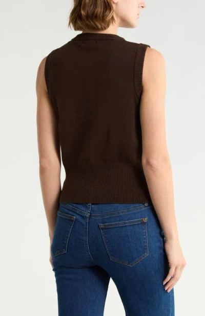 Vigoss Button Sweater Vest In Chocolate