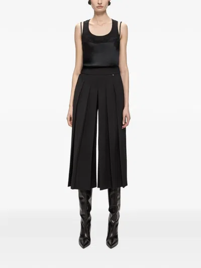 Nissa Wool Tailored Bermuda Pants In Black