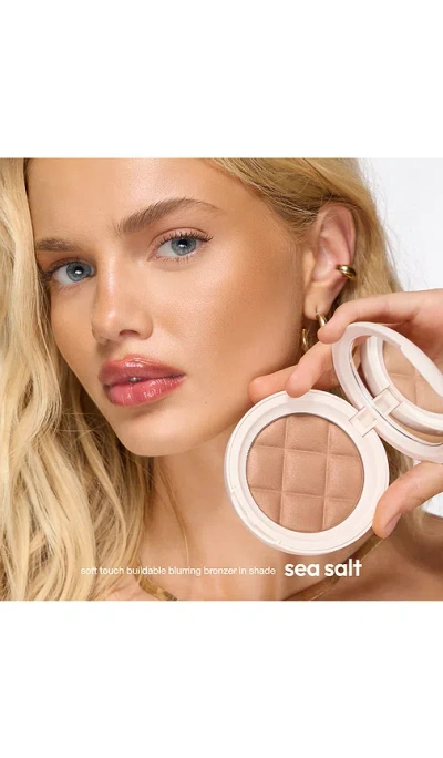 Iconic London Soft Touch Bronzer In Tan