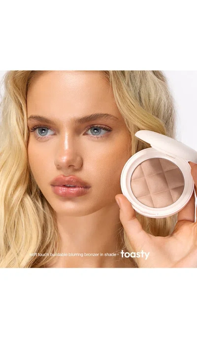 Iconic London Soft Touch Bronzer In Beige