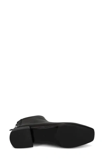 Vaneli Elide Bootie In Black