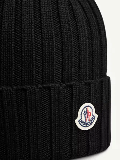 Moncler Logo Wool Beanie In Black