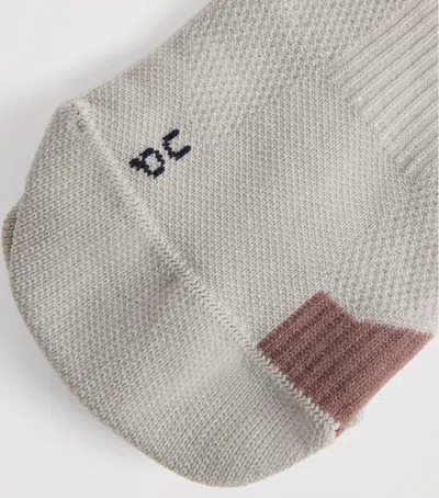 On Performance Run Low Socks In Gray