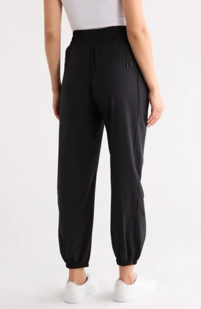 Layer 8 Mid Trail Pants In Ricblk