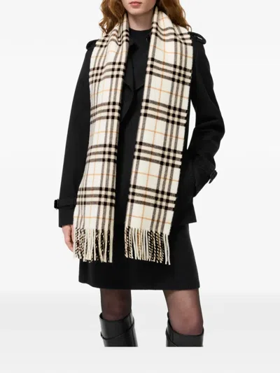 Burberry Plaid-pattern Scarf In Neutral