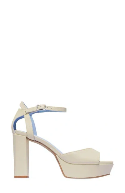 Bernardo Footwear Valeria Leather Platform Sandal In Neutral