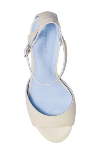 Bernardo Footwear Valeria Leather Platform Sandal In Neutral